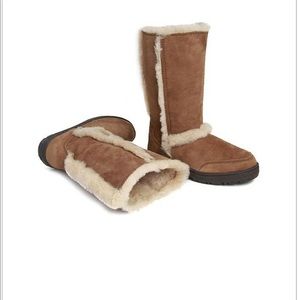 Ugg Sundance II #5325 sz 7 New Zealand shearling